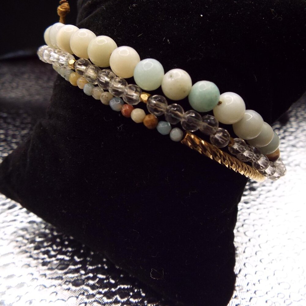 LA CN JEWELRY PALE PASTEL AGATE, CRYSTALS GOLDEN 3-STRAND BOLO BRACELET 72